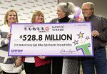 Оператор лотереи Powerball объявил первого обладателя рекордного джекпота