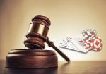 Двух британцев обвинили в проведении подпольных покер-турниров