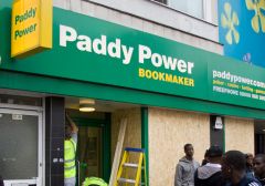 Жители Лондона выступили против очередного пункта Paddy Power