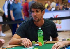 Профессиональные спортсмены следят за ходом World Series of Poker 2015
