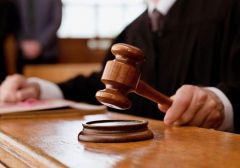 Окружной судья признает игру в покер в Висконсине незаконной