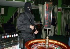 Полиция закрыла три подпольных казино в Москве