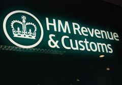 HMRC обвиняет букмекера Ladbrokes в уклонении от уплаты налогов