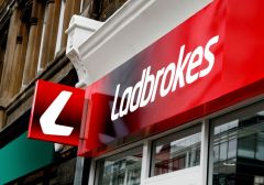 Букмекер Ladbrokes сообщил о первом убытке за 10 лет
