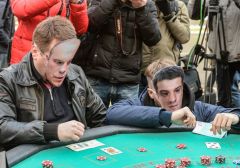Возле здания МВД в Киеве прошел флешмоб «Казино внутренних дел»