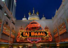 На Taj Mahal подали в суд из-за вывески «Trump» над входом в казино