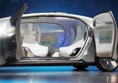 Ford презентовал автомобиль с покерным столом