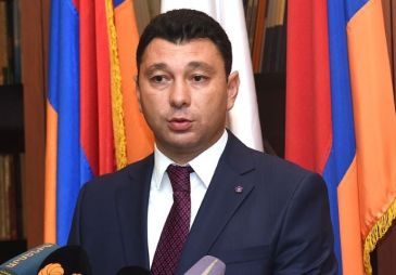 Эдуард Шармазанов поддерживает запрет на рекламу казино в Армении