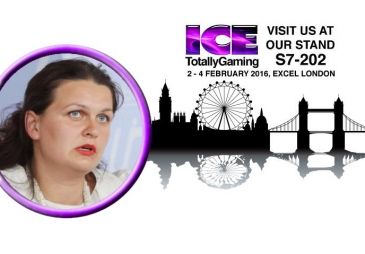 Ирина Сергиенко презентует книгу на выставке ICE Totally Gaming 2016